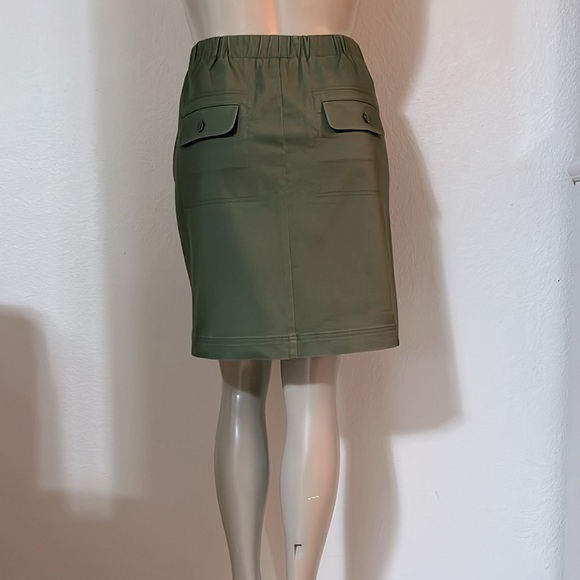 SKORT COLOR GREEN SIZE 38” OFF BRAND NWOT - Picture 3 of 6